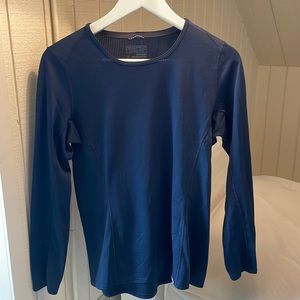 Patagonia midweight long sleeve layering top in M